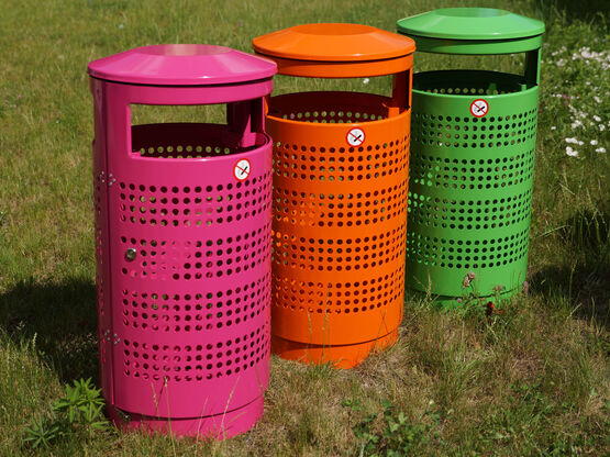 Poubelle urbaine cylindrique et intemporel pour gestion de déchets | AUSTRALIA PERFORÉE Vigipirate Design - URBANECO 42
