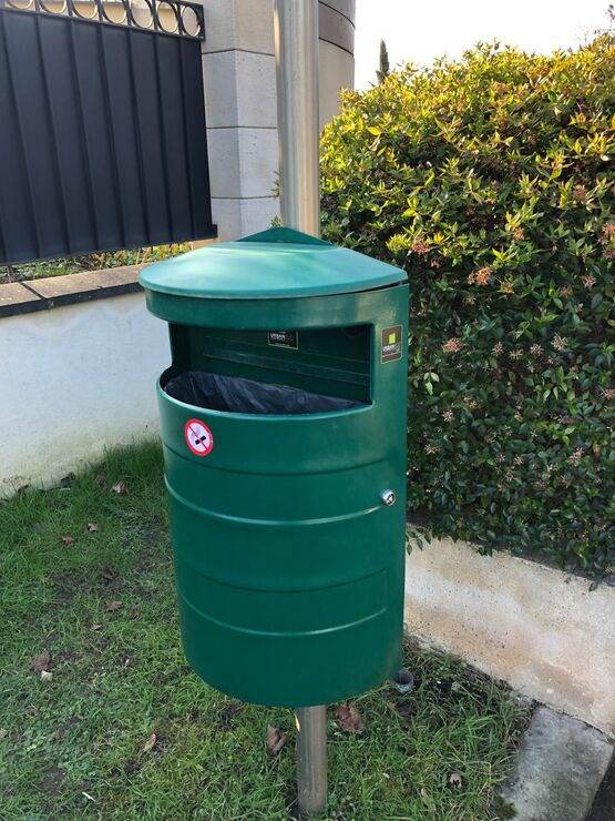  Poubelle urbaine murale ou avec poteau | AUSTRALIA RELIEF - URBANECO 42