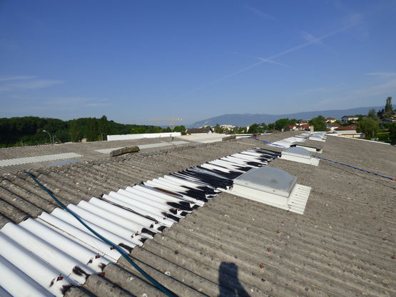  Processus de nettoyage et rénovation des toitures amiantées | Spartacus Système - SPARTACUS SYSTEME SAS