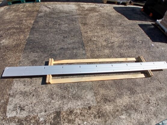 Profil de recouvrement aluminium pour joints de dilatation à fort trafic