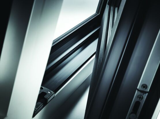  Profilé fin en aluminium à noyau PVC assemblé par thermosoudure sans renfort | AluConnect - Fenêtre et porte-fenêtre en matériaux mixtes