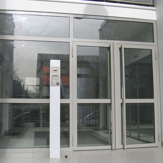  Profilés acier pour réalisation de portes d&#039;entrées vitrées  | HALL&#039;SYSTEM - JANSEN - DESCASYSTEM