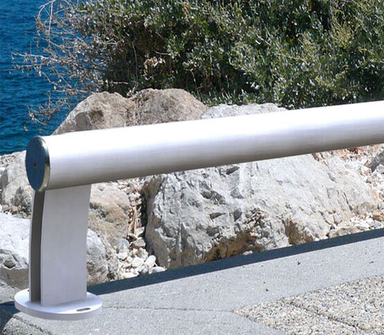 Protection basse de voirie | Protection basse Régate en acier avec embouts inox