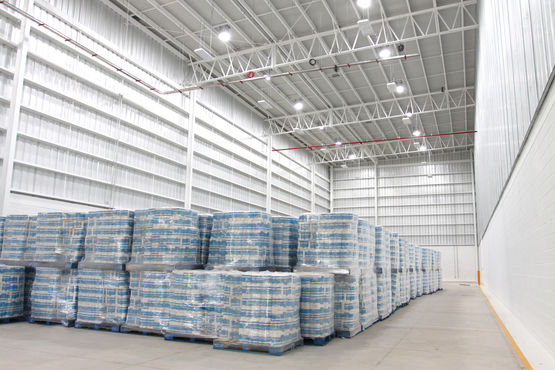  Puit de lumière avec dôme collecteur pour bâtiments industriels | Solatube SkyVault M74DS-C - Puits de lumière