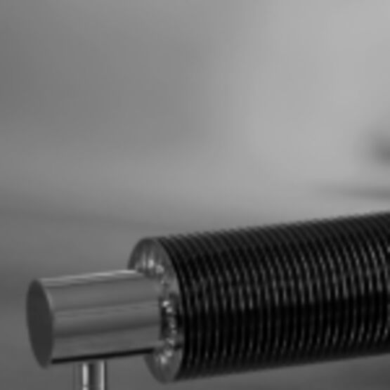 Radiateur design à ailettes | VD4608 acier étiré à froid - produit présenté par VARELA DESIGN