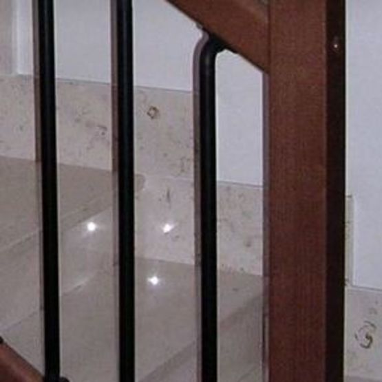 Rampe d’intérieur en bois pour escaliers en béton et modulaires | Transforma
