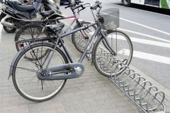 Râtelier 14 vélos Accordéon - produit présenté par NORMEQUIP