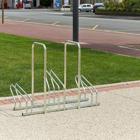  Râtelier 4 vélos côte à côte sur 2 niveaux - NORMEQUIP