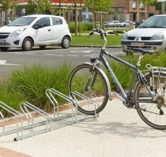  Râtelier 4 vélos sur 2 niveaux côte à côte - NORMEQUIP