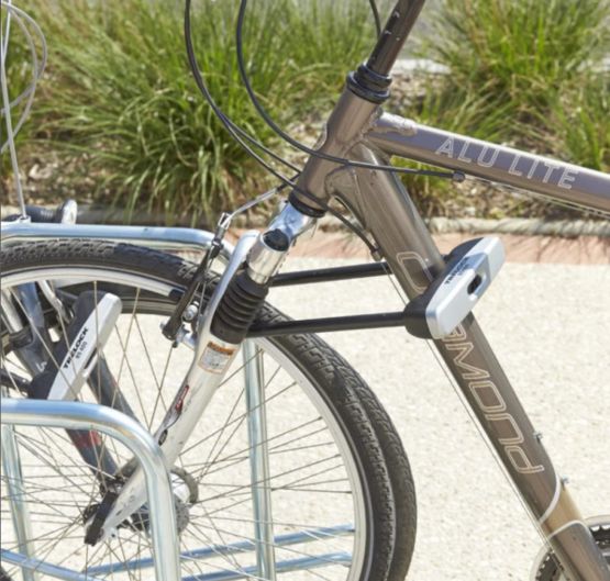  Râtelier 8 vélos au sol face-à-face avec arceaux antivol - Abri vélo