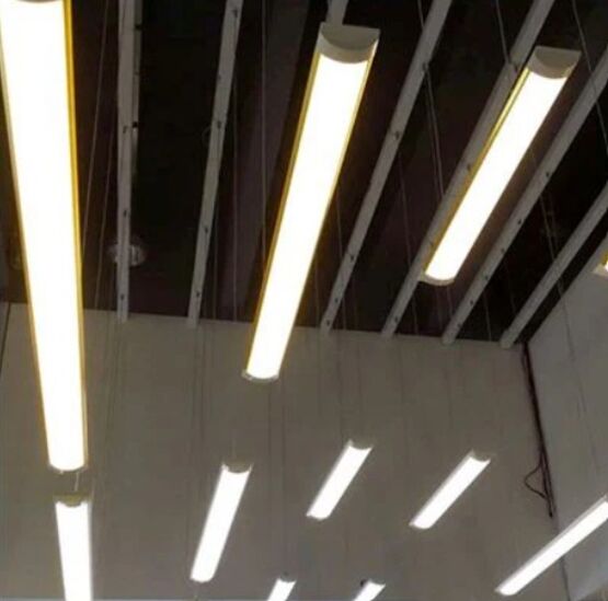 Réglette LED étanche IP66 150 cm | Luminaire 46,5 W 5600 lm pour ateliers et entrepôts - produit présenté par SILUMEN