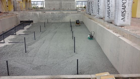 Remblai allégé pour isoler les piscines ou rehausser les bassins | Remblai allégé MISAPOR pour piscines - MISAPOR SA