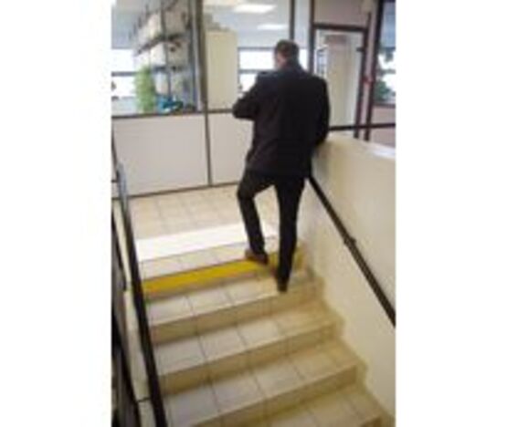  REPERAGE DES CONTREMARCHES 4 EN 1 CONTREMARCHE, ANTIDERAPANT ET PROFIL PHOTOLUMINESCENT | WATTELEZ  - WATTELEZ