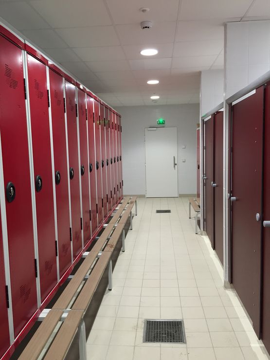  Réseaux d’évacuation, siphons et caniveaux pour stade, gymnase et complexe sportif | BLÜCHER®  - Siphon de sol