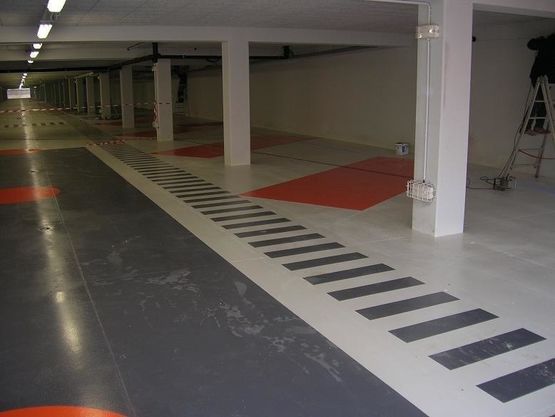  Résine acrylique uréthane monocomposante | POLYFLOOR - Sol à base de résine