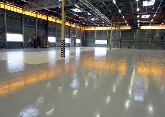Résine de sol Epoxy 100 % sans solvant | EASYPOX - produit présenté par TLM