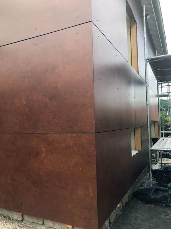 RESOPLAN / Panneaux bardage composite stratifiés compacts HPL - SCB - produit présenté par SCB