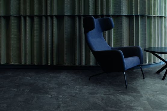 Revêtement de sol vinyle en dalles Level Set Stones | LVT Level Set Stones - produit présenté par INTERFACE