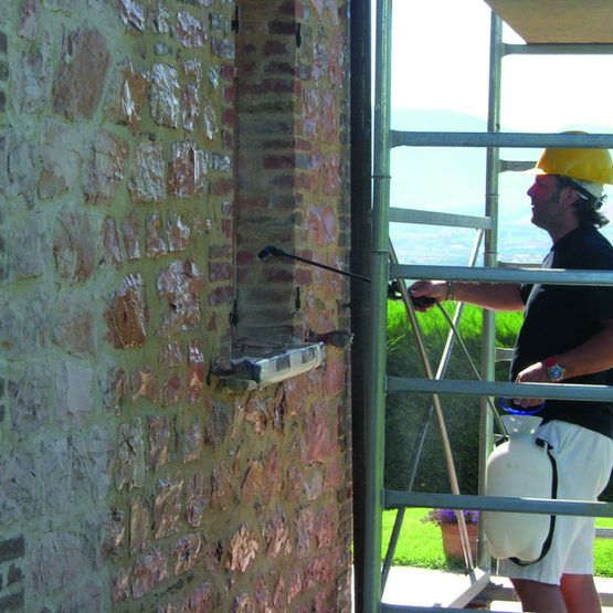 Revêtement hydrofuge incolore pour murs en brique ou pierre | Diasen BKK Eco