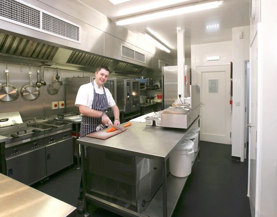 Revêtement pour les cuisines collectives et l&#039;agroalimentaire | Altro K30 - produit présenté par ALTRO