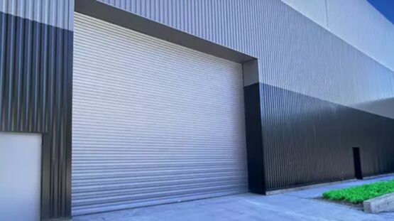 Rideau métallique isolé double paroi | Lames acier avec mousse isolante