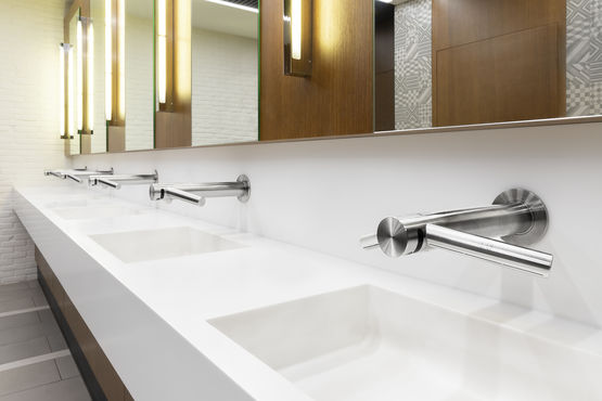 Robinet sèche-mains | Dyson Airblade Wash+Dry court - surélevé - mural - produit présenté par DYSON