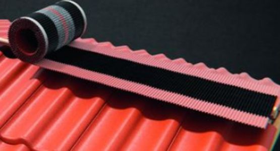  Ruban d&#039;étanchéité souple ventilé bi-matière pour faîtage et arêtier | Ondulair Adhésif - Closoir, chatière, ventilation