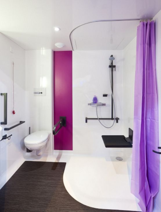 Salle de bain monobloc avec porte battante ou coulissante | ORMANITE | Gamme BAUDET ACCESS&#039; - produit présenté par BAUDET