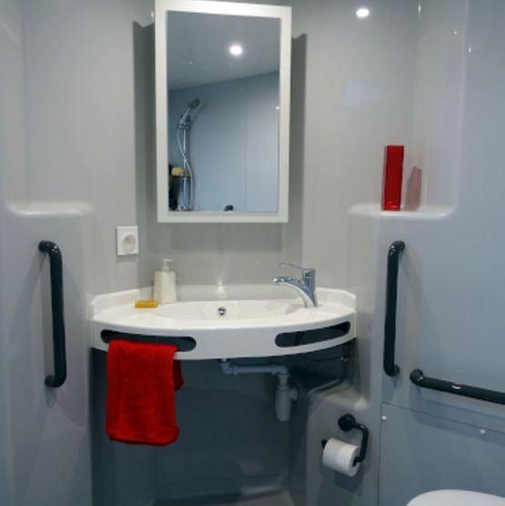 Salle de bain monobloc compacte et médicalisée | MELLITE