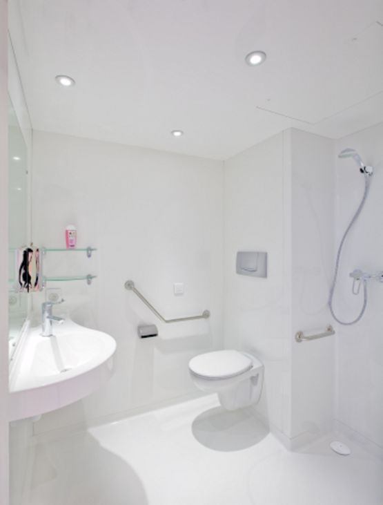  Salle de bain monobloc médicalisée pour établissements de santé | MILANE - BAUDET