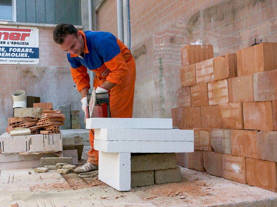  Scie à chaîne | E21 et E23   - Equipement mobile de chantier