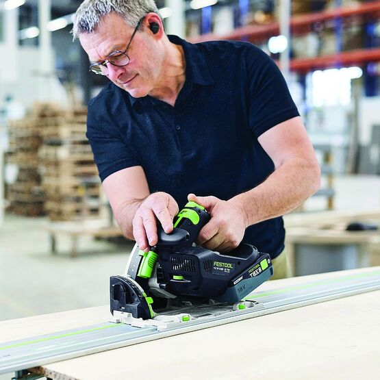 Scie plongeante sans fil légère de grande autonomie | TSC 55KS