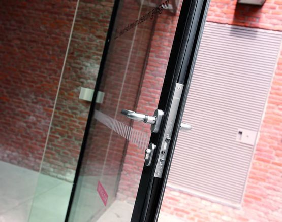 Serrure antipanique | IQ Lock - ventouses, serrures et verrous