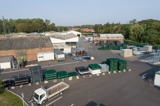  Service logistique | Stockage temporaire de pièces métalliques sur site sécurisé - Bâtiments préfabriqués pour le stockage