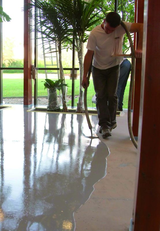  Service sur chantier de pompe avec opérateur pour sol prêt à couler | Weber Pompe - WEBER