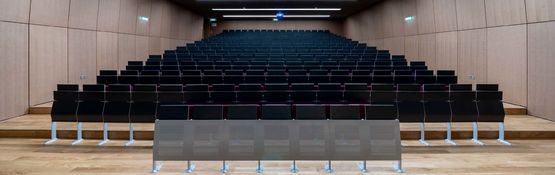  Siège d&#039;étude et de formation | Gammes Ares Line  - Matériel pour salles et lieux de spectacle