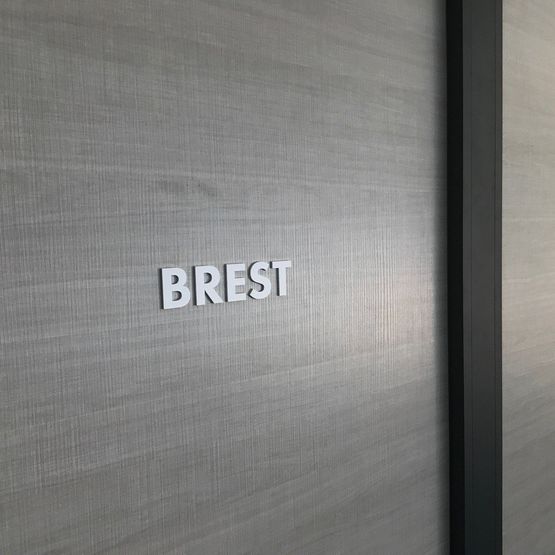  Signalétique en relief personnalisable - ACTE-DECO