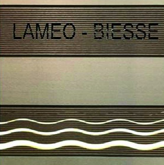 Signalétique sur mesure en gravure sur bois composite | Laméo-Biesse