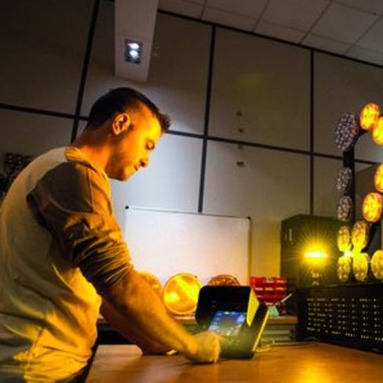  Signalisations lumineuses pour travaux routiers ou interventions | HERMÈS  - AXIMUM