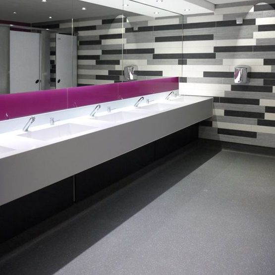  Sol de sécurité antidérapant pour environnements humides | Altro Aquarius - ALTRO