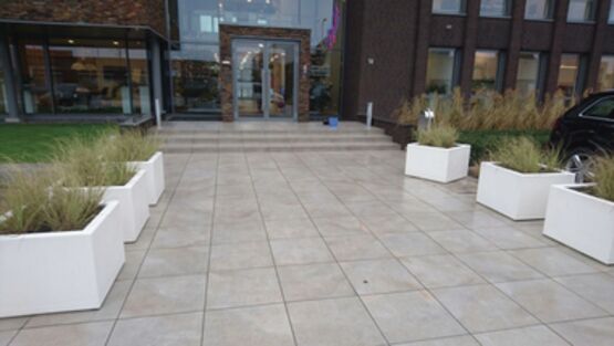 Solution antidérapante invisible | CERA Grip  - produit présenté par ROMUS