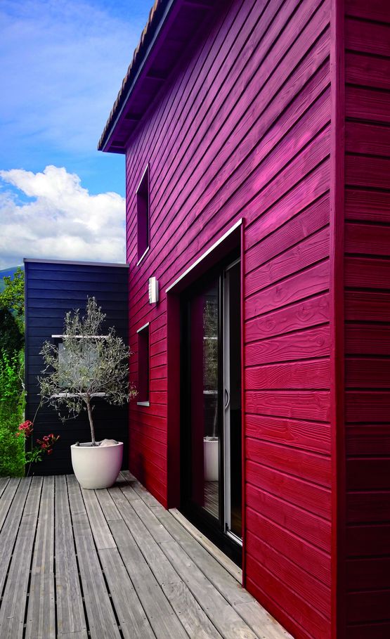 Solution hybride colorée et opaque pour protection de façades et terrasse bois | Owatrol Solid Color Stain