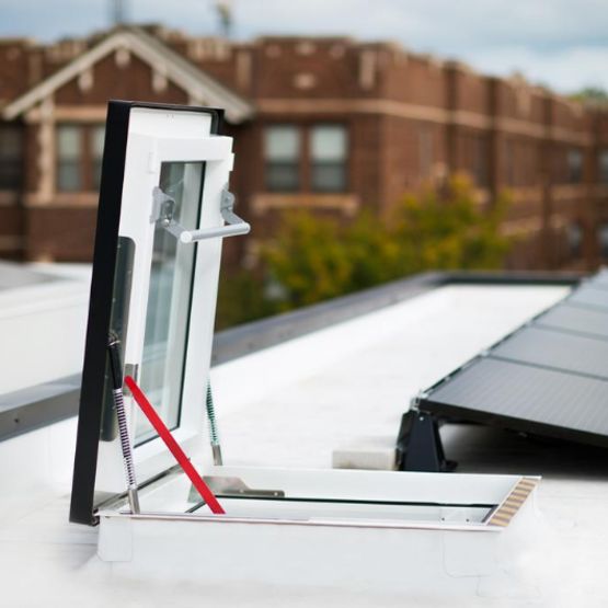  Sortie pour toit plat | DRC/DRF/DRG FAKRO - Fenêtre de toit pivotante ou à ouverture par projection