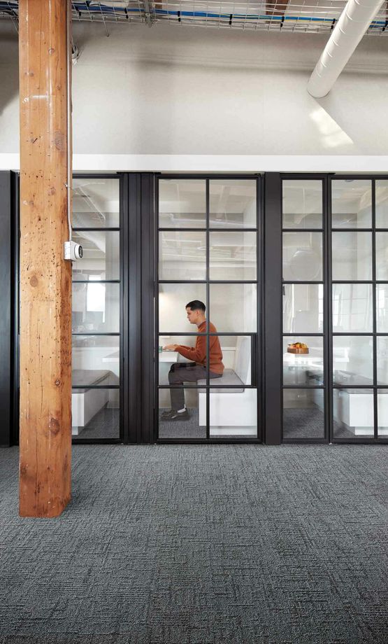  Sous-couche à empreinte carbone négative pour dalle de moquette | CQuestBioX - Moquettes en dalles