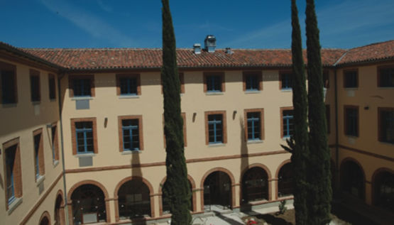  Sous-enduit blanc de restauration à la chaux pour des façades anciennes | PARLUMIERE CLAIR  - Enduits monocouches d'imperméabilisation