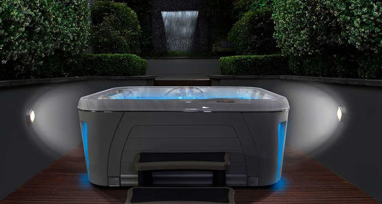 Spa 4 places | S43 - produit présenté par CLAIRAZUR