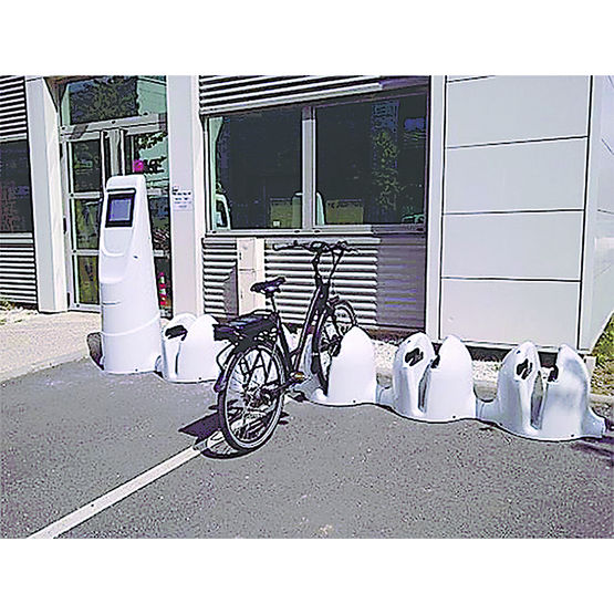 Station urbaine de recharge automatique pour vélo électrique en location
