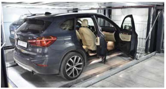  Stationnement indépendant sur trois niveaux avec commande semi-automatique | DE-64 - CARPARK SYSTEM