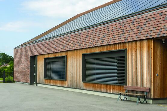  Store extérieur pour bâtiments exposés aux vents forts | VR90 - Brise-soleil à lames orientables