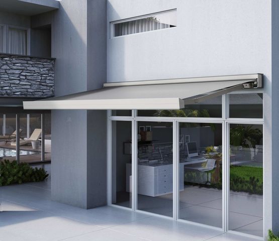 Stores banne coffre pour espace extérieur | QUBICA PLUMB - KE FRANCE